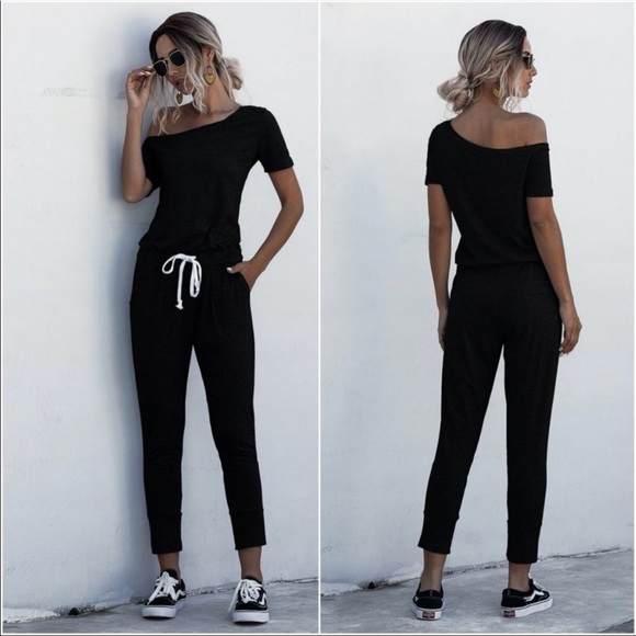 ✨LAST ONE✨BLACK OFF THE SHOULDER BLACK JUMPSUIT - Picture 2 of 4